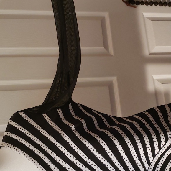 T&W Designs New Blouse Sz M  Black and White - Picture 2 of 15